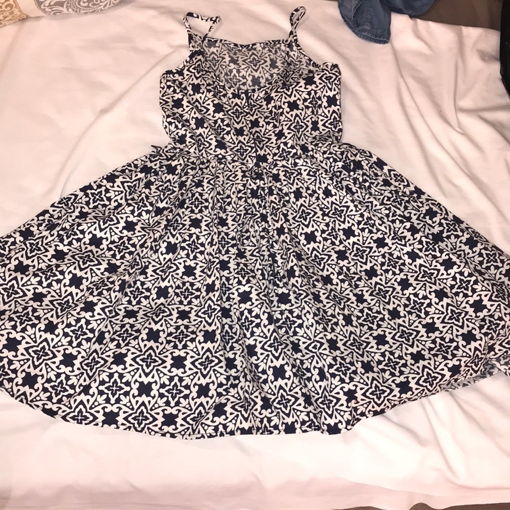 Dress - Picture 3 of 4